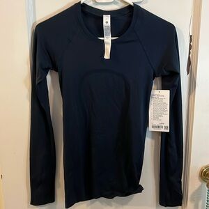 Lululemon Swiftly Tech Long-Sleeve 2.0 Waist Length shirt, size 2, Black, NWT.